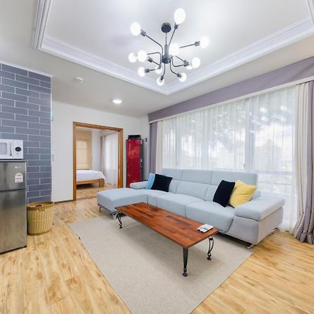 Harry And Sodam Pension Jeju Exterior foto