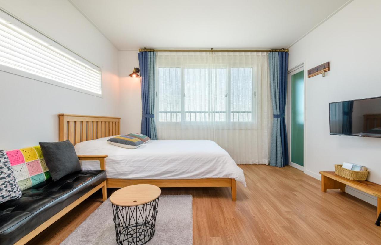 Harry And Sodam Pension Jeju Exterior foto