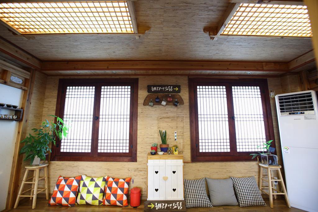 Harry And Sodam Pension Jeju Exterior foto