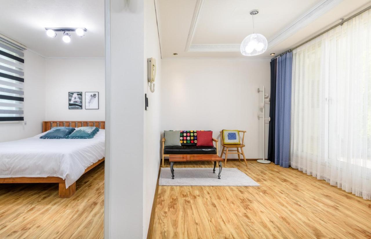 Harry And Sodam Pension Jeju Exterior foto